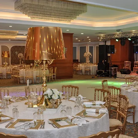 فندق Akgun Hotel, Worldhotels Crafted Collection 5*